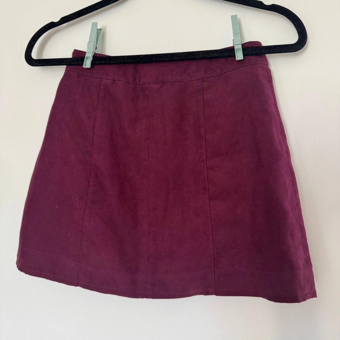 Vinröd kjol från H&M Divided - 2