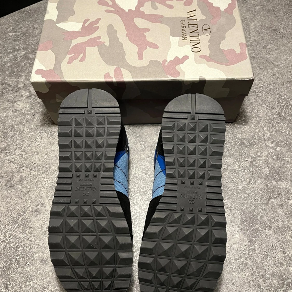 Valentino Rockrunner sneakers i blått och svart - 4