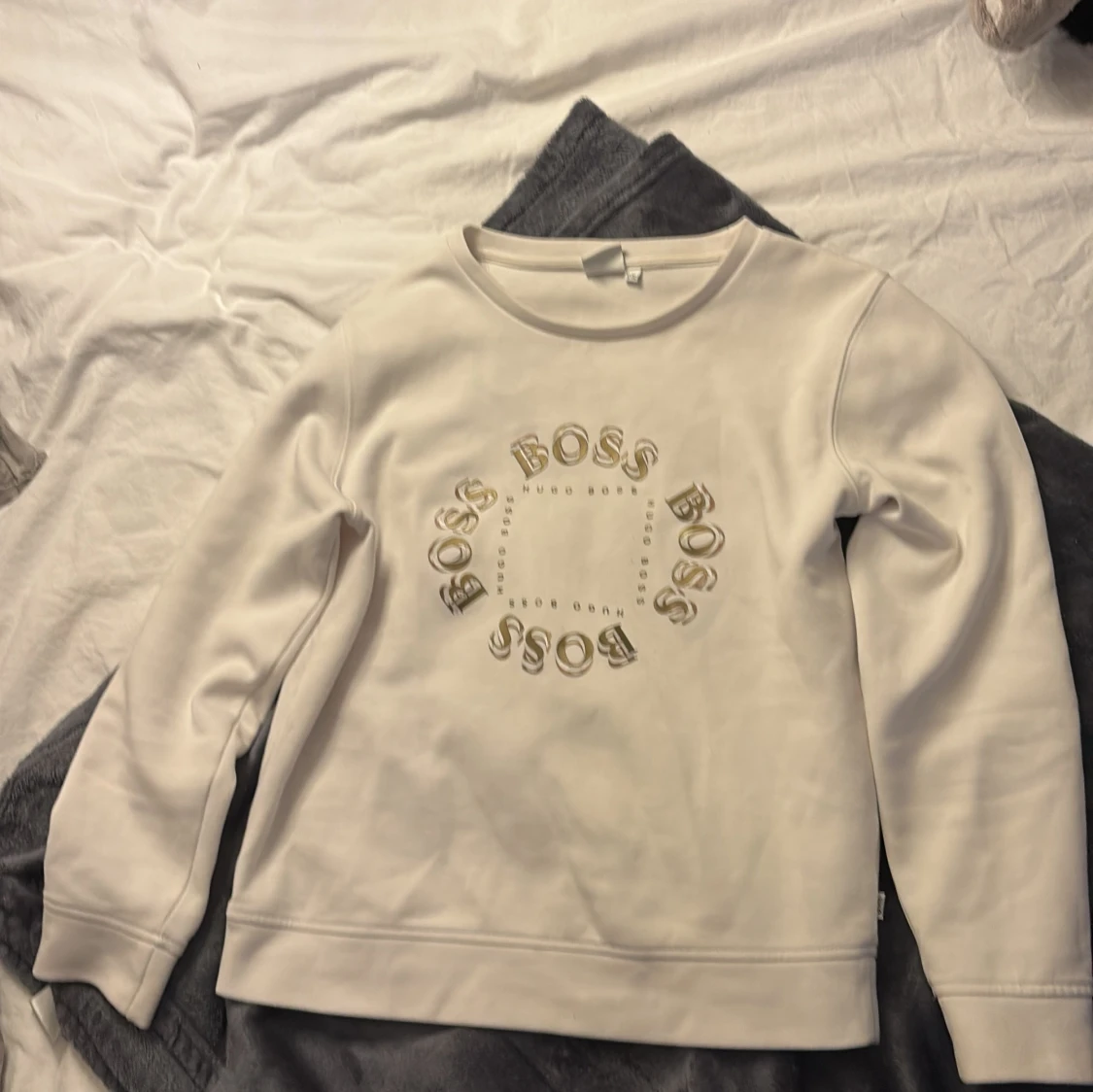 Vit sweatshirt från Hugo Boss XS