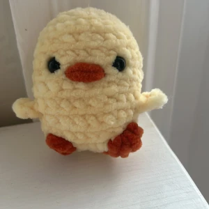 Kyckling 🐣  - Virkad gul liten kyckling som du kan ha som nyckelring!!