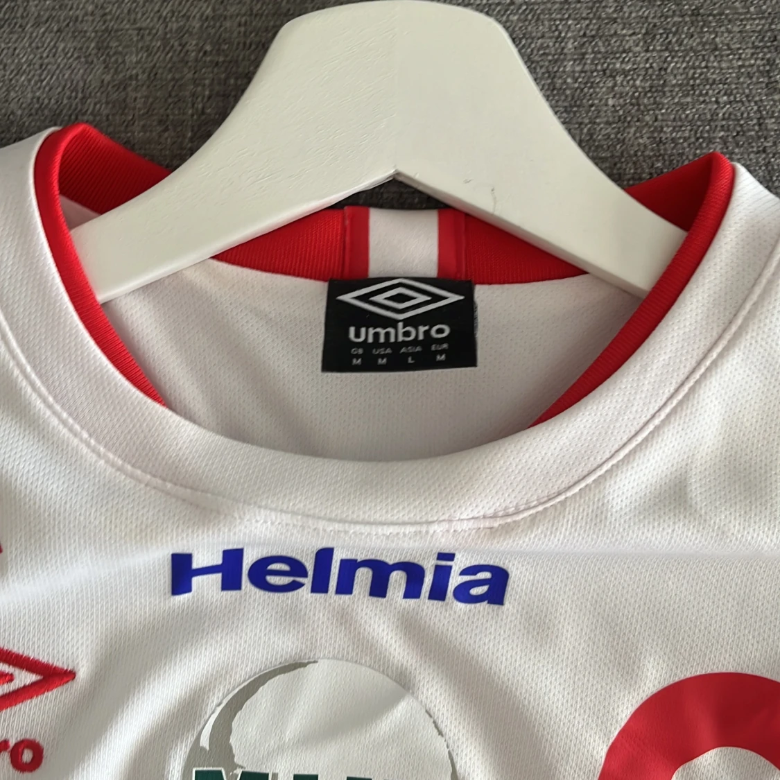 Degerfors match bärd tröja! Med morgados signatur som ni ser på bild 5 storlek M - 1