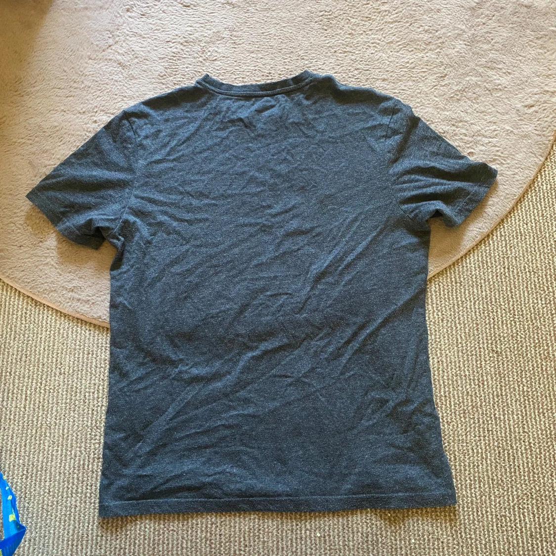 Mörkgrå t-shirt - 3