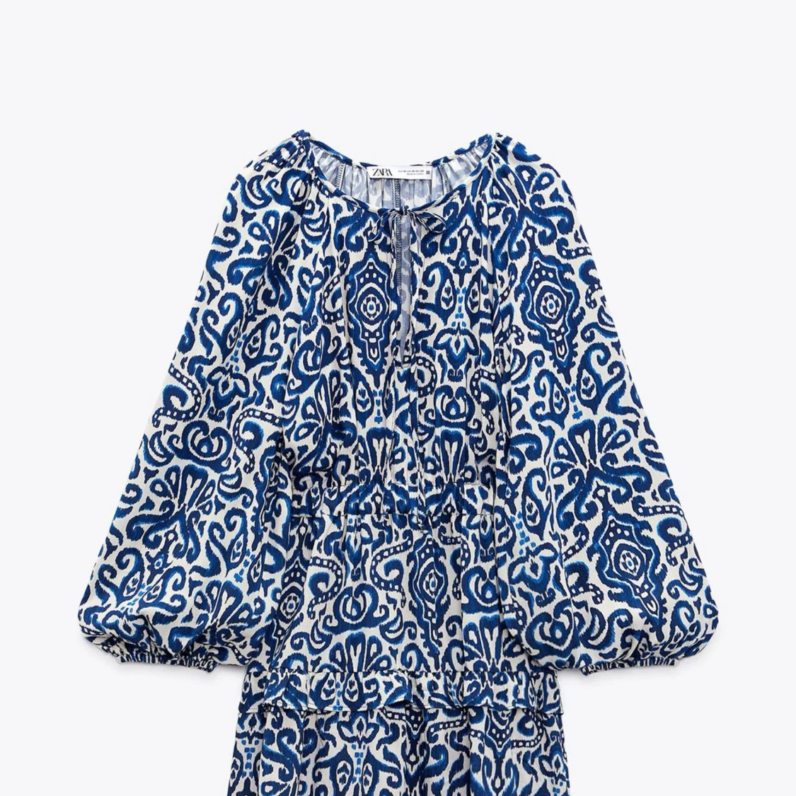 Blåvit mönstrad klänning från Zara