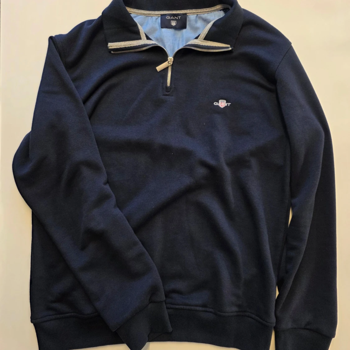 Mörkblå quarter zip tröja från Gant - 1