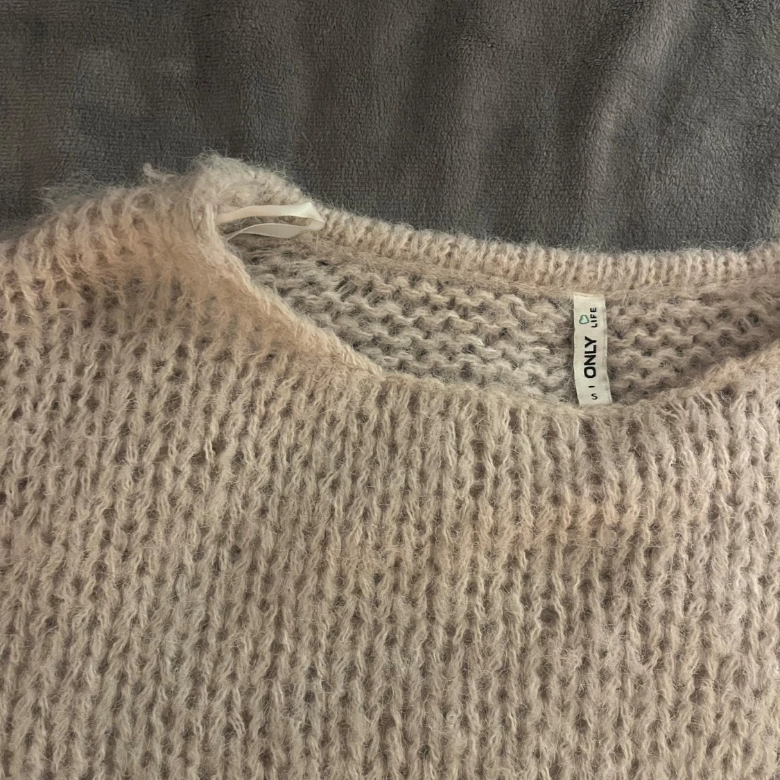 Beige stickad tröja från ONLY - 1