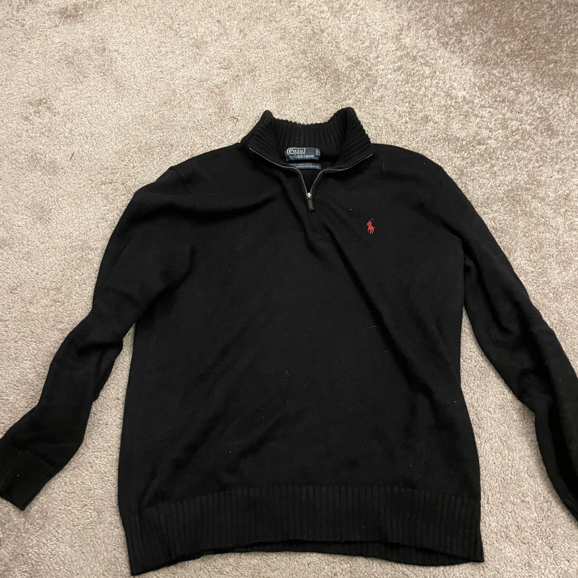 Svart stickad Ralph Lauren half zip.  - 1