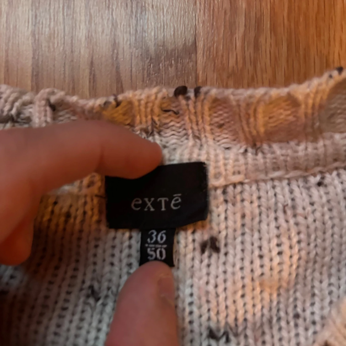 Vit Y2K stickad tröja från Exte - 2