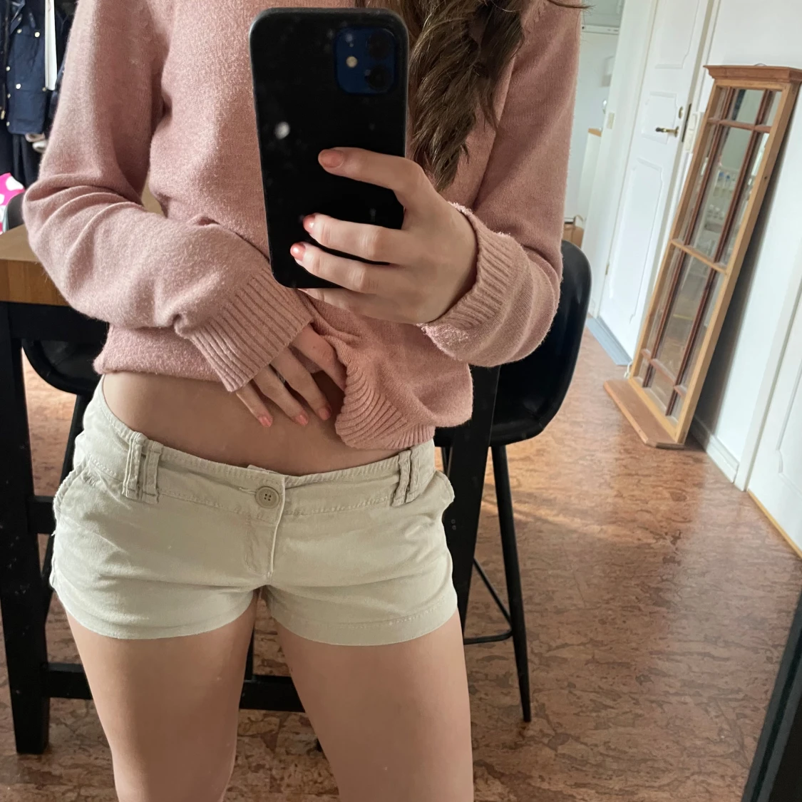 Beiga låga shorts med fickor