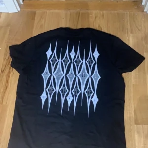 Amiri t shirt - Knappt använd fick i present