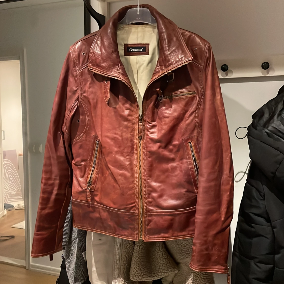 Röd läderjacka från Goldstein