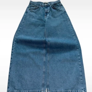 Baggy jeans - Aldrig använda, från pull&bear, mått på bilden