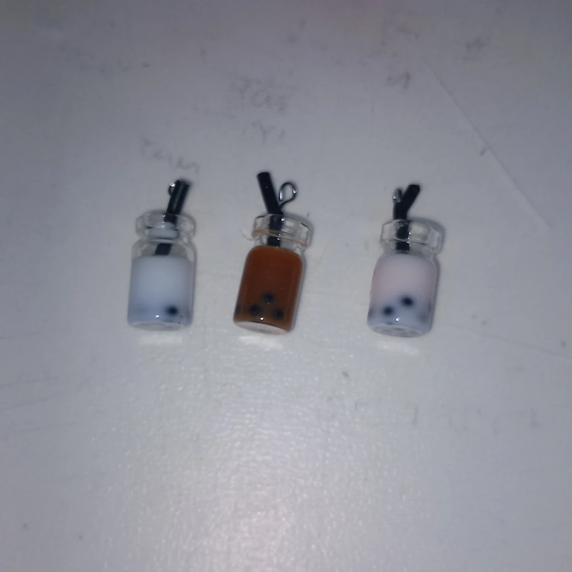 Bubble tea örhängen i miniatyr