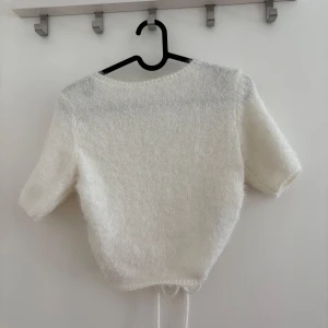 Topp Hanna Schönberg - Säljer världens finaste topp från Hanna Schönbergs kollektion med NA-KD. Den är aldrig använd och lapp finns kvar🥰