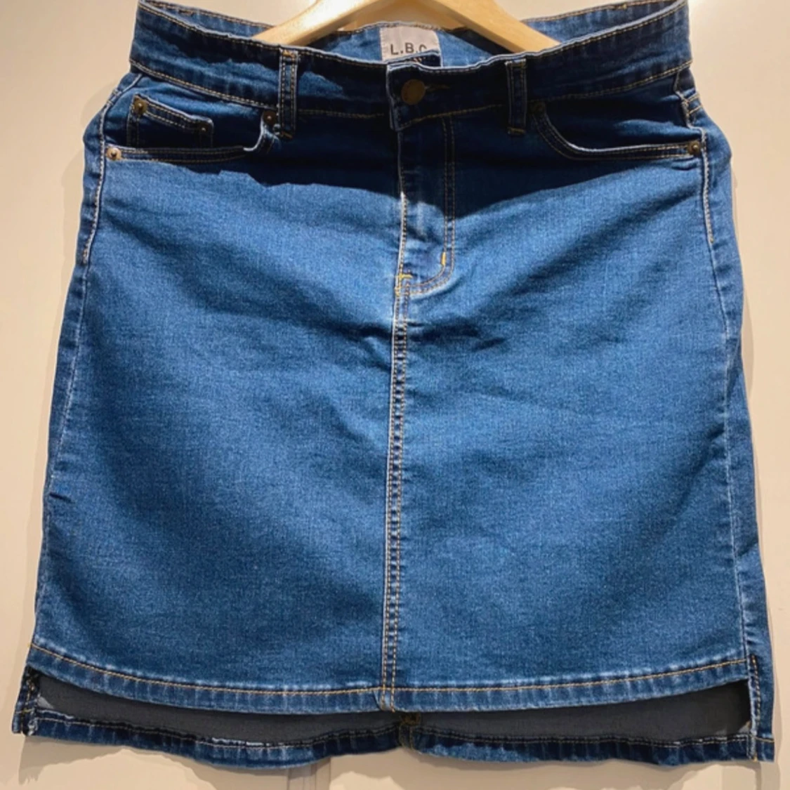 Blå jeanskjol från L.B.C.