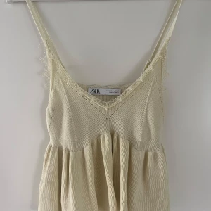 Zara topp - Supersöt gul topp från Zara