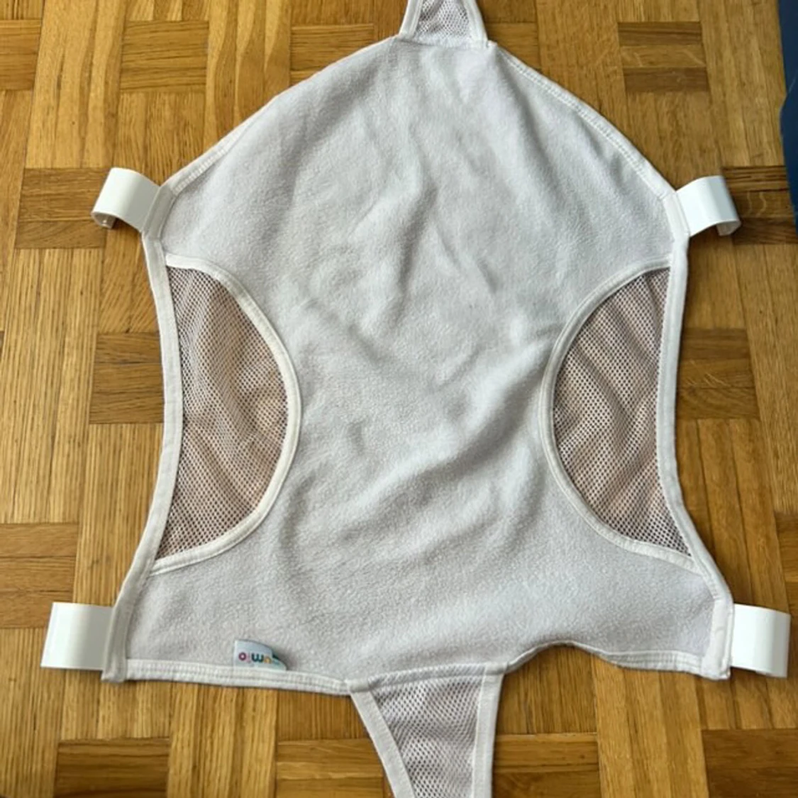 Vit väst med meshdetaljer - 3