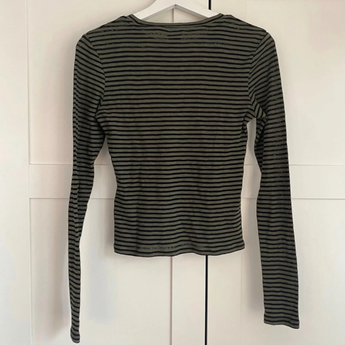 Randig långärmad topp från Lindex - 2