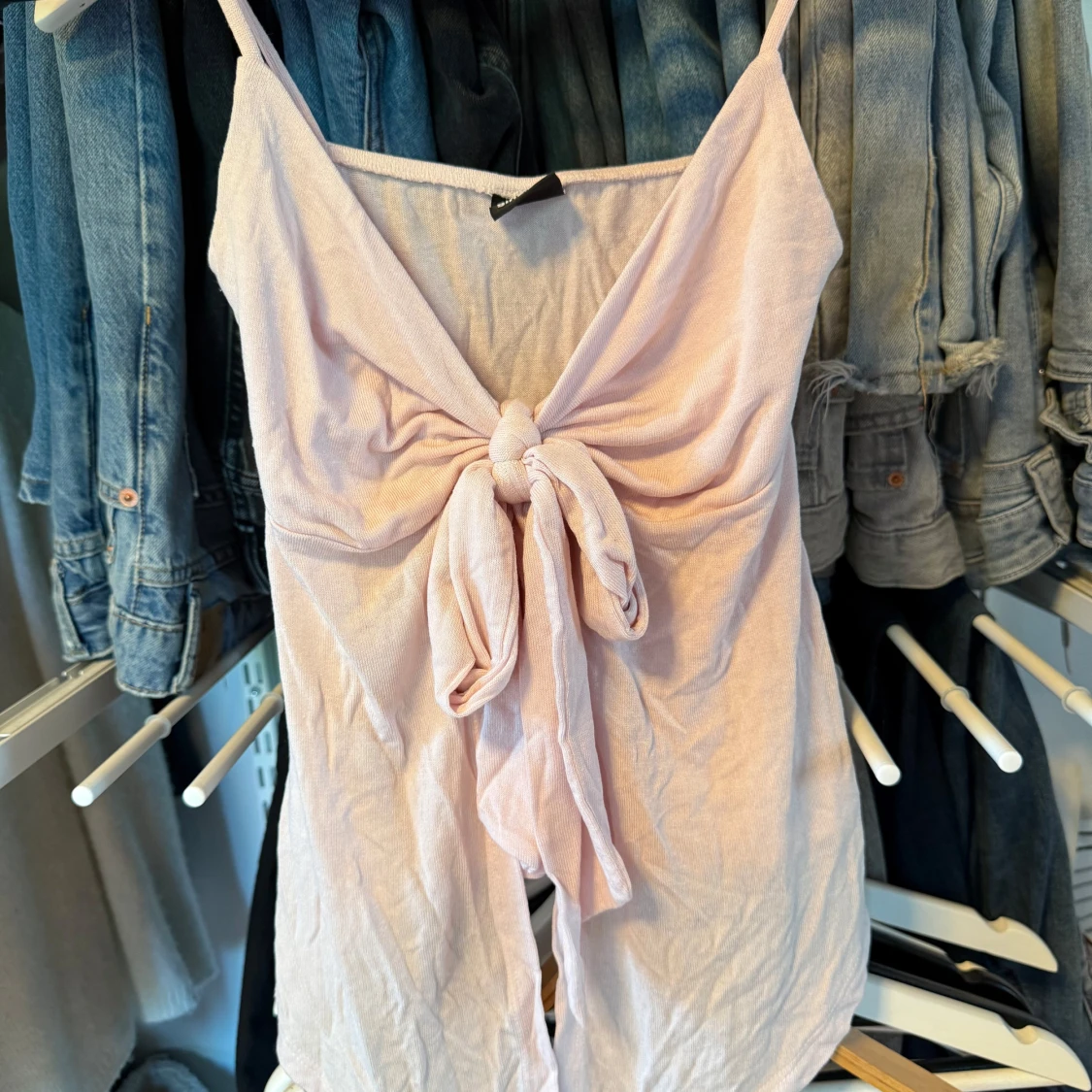 Ljusrosa linnetopp från Gina Tricot