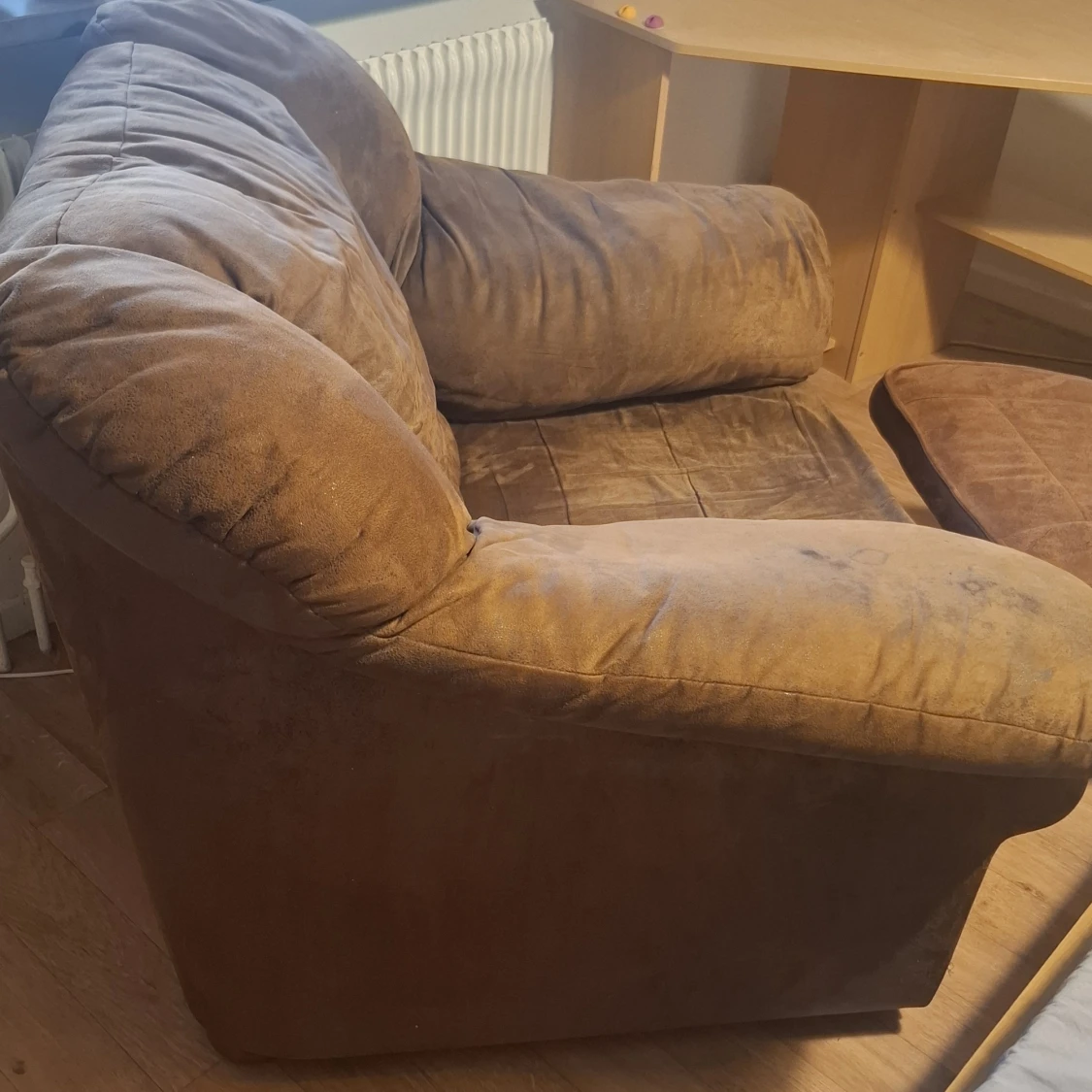 Brun mockfotölj. Säljs pga flytt.  - 1