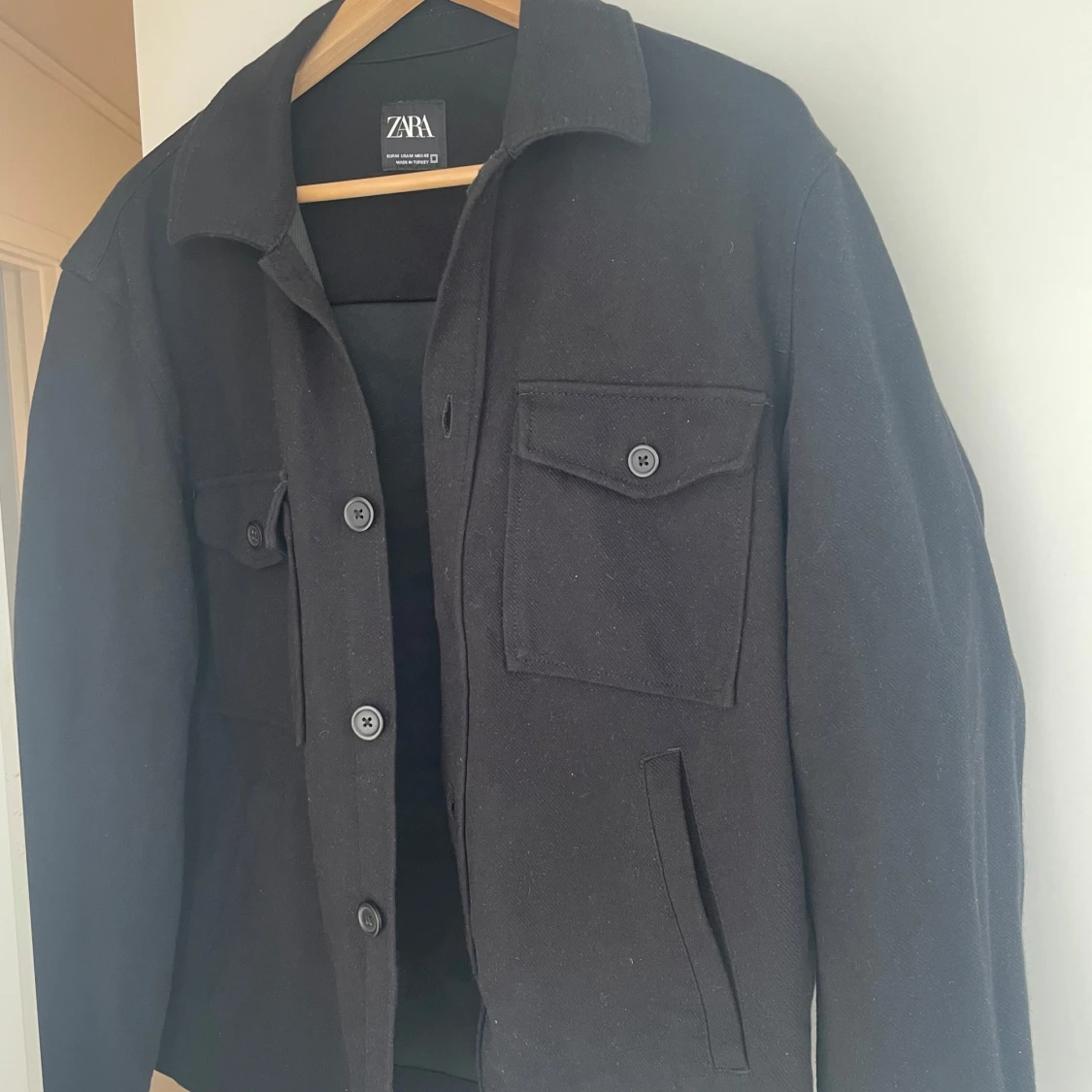 Svart overshirt från Zara i ullmix - 1