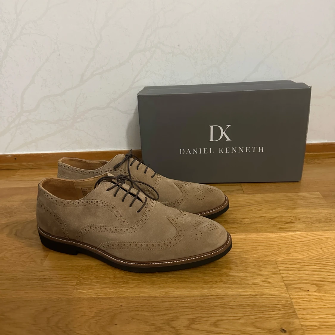 Beige mockaskor från Daniel Kenneth - 2