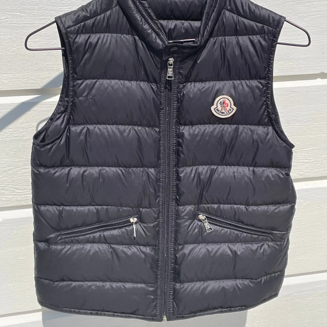 Svart dunväst från Moncler