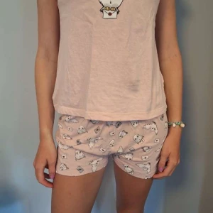 Pyjamas - Pyjamas med inspiration av Harry Potter. Storlek 158/164 men passar xs/s