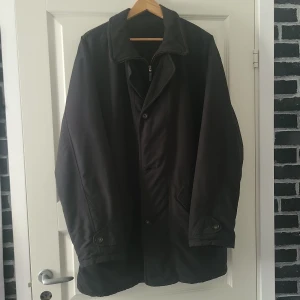 Yves Saint Laurent field jacket - Användes en gång förra vintern, köptes på vestiaire, grischelino typ jacka du kommer få alla guzzar ong köp fort🔥🔥Mått: 67CM bröst 78 Längd