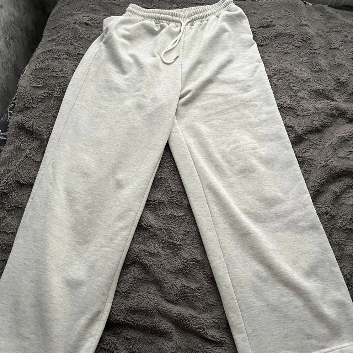 Grå mjukisbyxor - 1