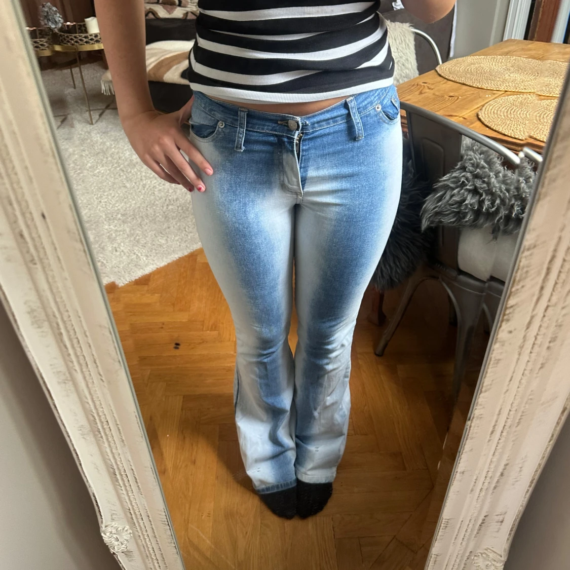 Ljusblå bootcut jeans