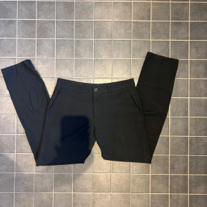 Kostymbyxor från premium Jack and Jones  - Säljer de här svin snygga kostymbyxorna från premium Jack and Jones i storlek W31 L32, de är svin snygga och perfekta för alla årstider, priset är såklart inte fast utan kan diskuteras!