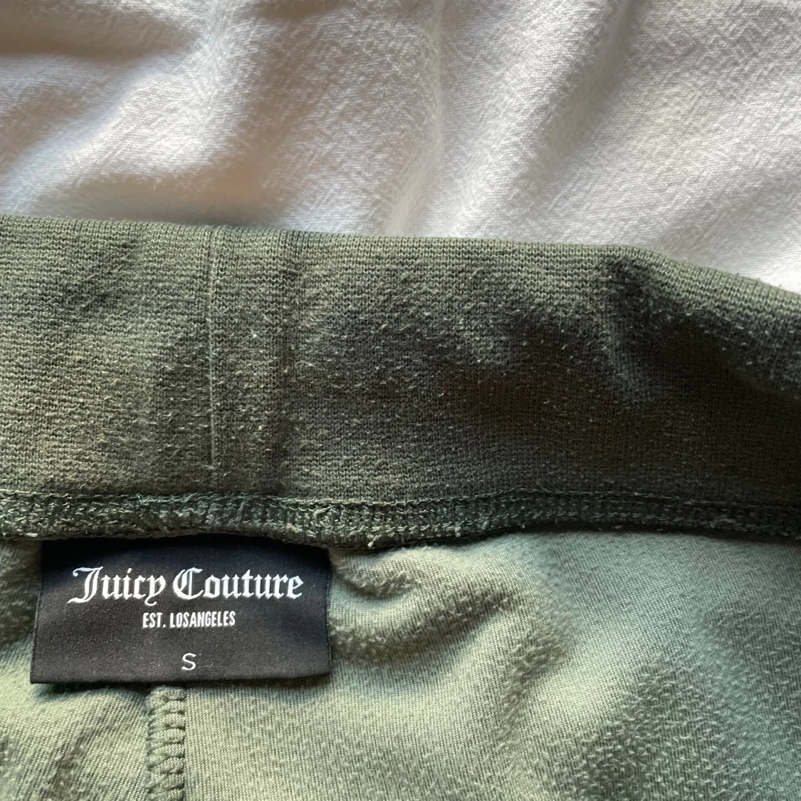 Olivgröna mjukisbyxor Juicy Couture - 4