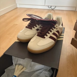 Adidas Wales bonner samba - Sjukt feta Wales bonner samba i bra skick 