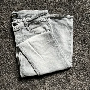Jack&Jones - Schyssta jack&jones jeans i modellen slim/glenn! Storlek 30/34, Perfekt för dig runt 180-185🤝🏽 Inga tecken på användning😁 dm för frågor, pris kan diskuteras!
