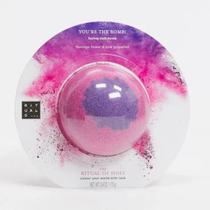 Ny! Fizzy Bath Bomb från Rituals Holi - Ny! Färgglad badbomb från Rituals med doft av flamingoblomma och rosa grapefrukt. Den skapar ett bubbligt och färgglatt bad med toner av rosa, lila och blått. Perfekt för en avkopplande stund i badet. Slutsåld limited edition 