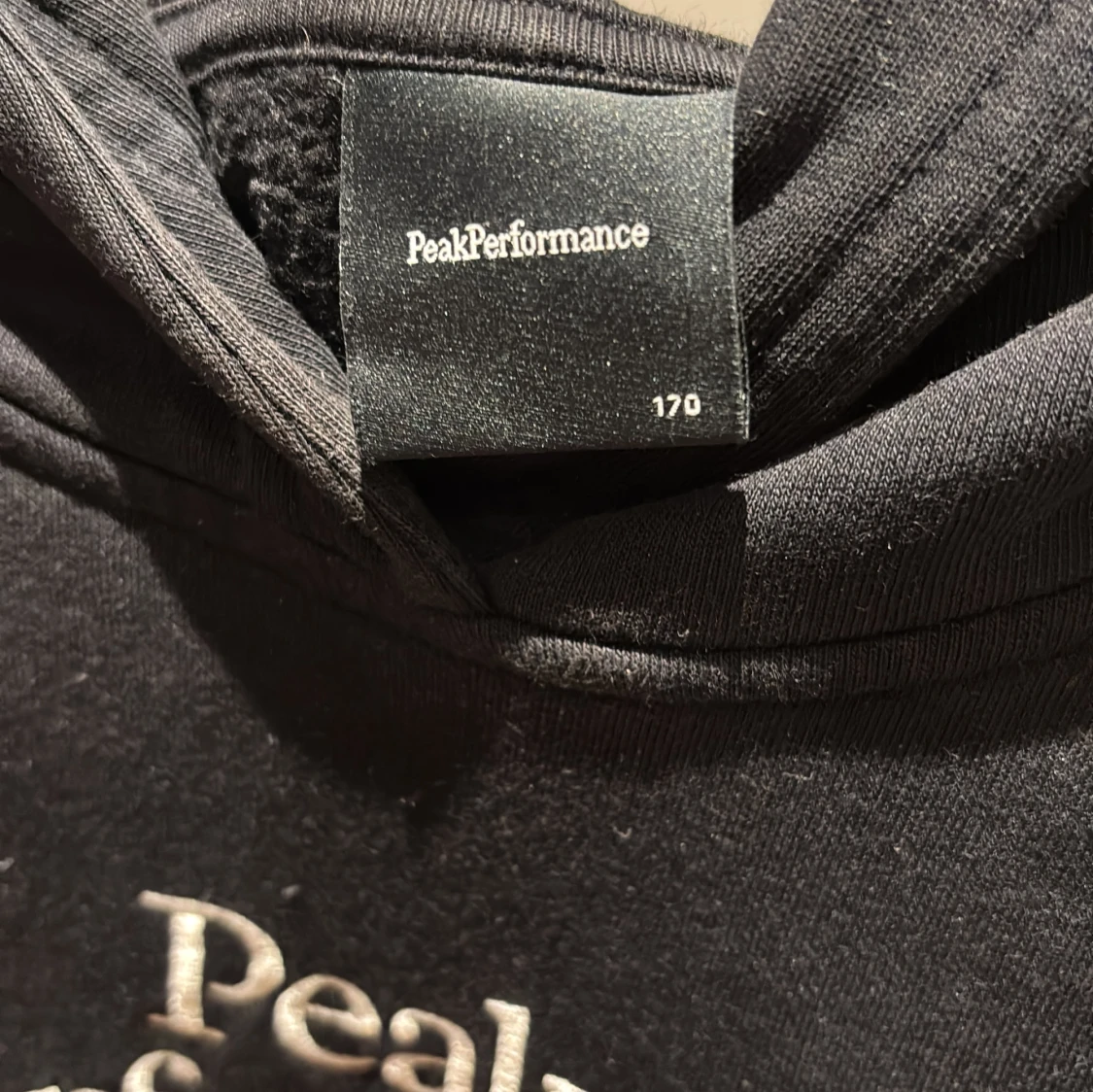 Svart hoodie från Peak Performance - 2