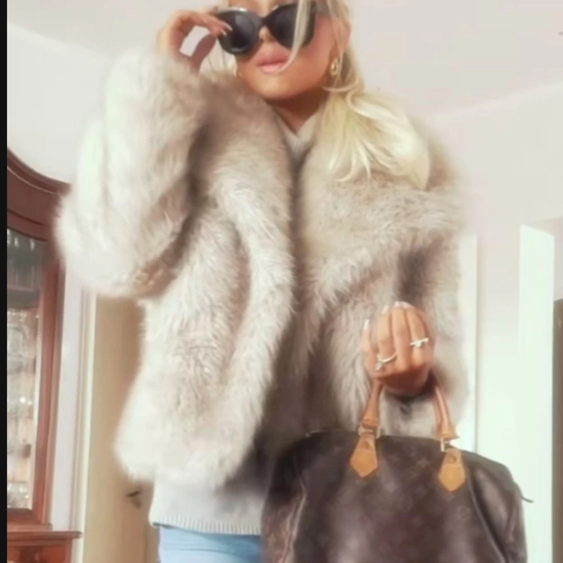 Beige pälsjacka - 1