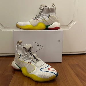 Adidas Humanrace Crazy BYW LVL X PW - Säljer ett par Adidas Humanrace Crazy BYW LVL X PW. Använda ett fåtal gånger.