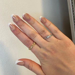 Blixt ringar i guld och silver  - Justerbara, 89kr styck🥰