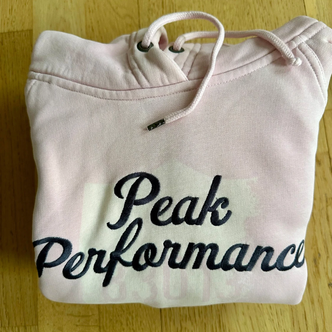 Rosa hoodie från Peak Performance - 4