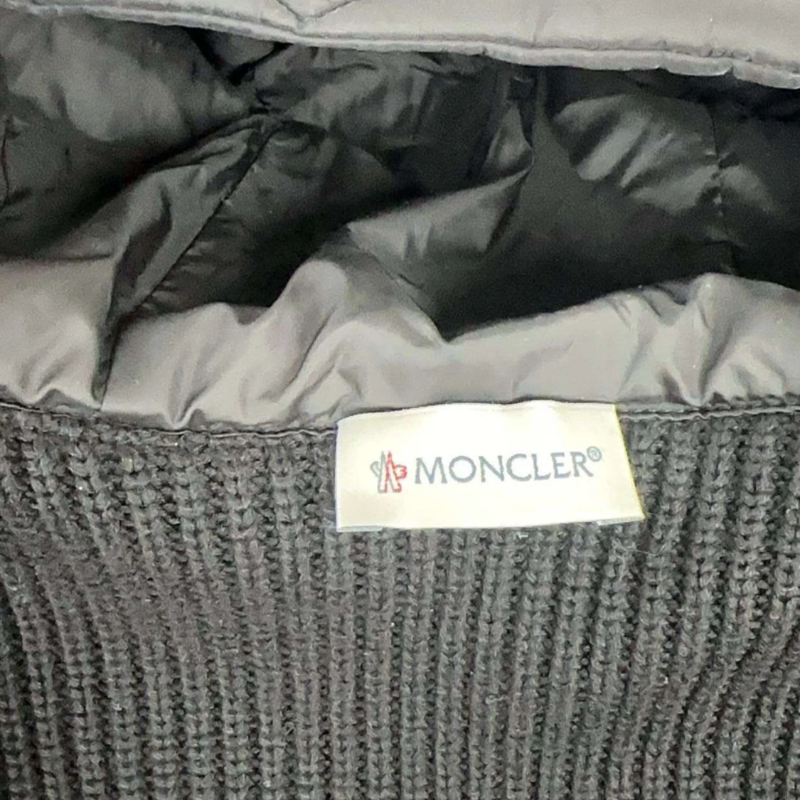Svart dunväst från Moncler - 4