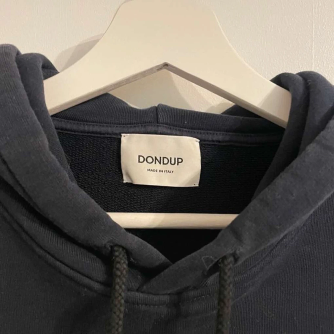 Mörkblå hoodie från Dondup - 1