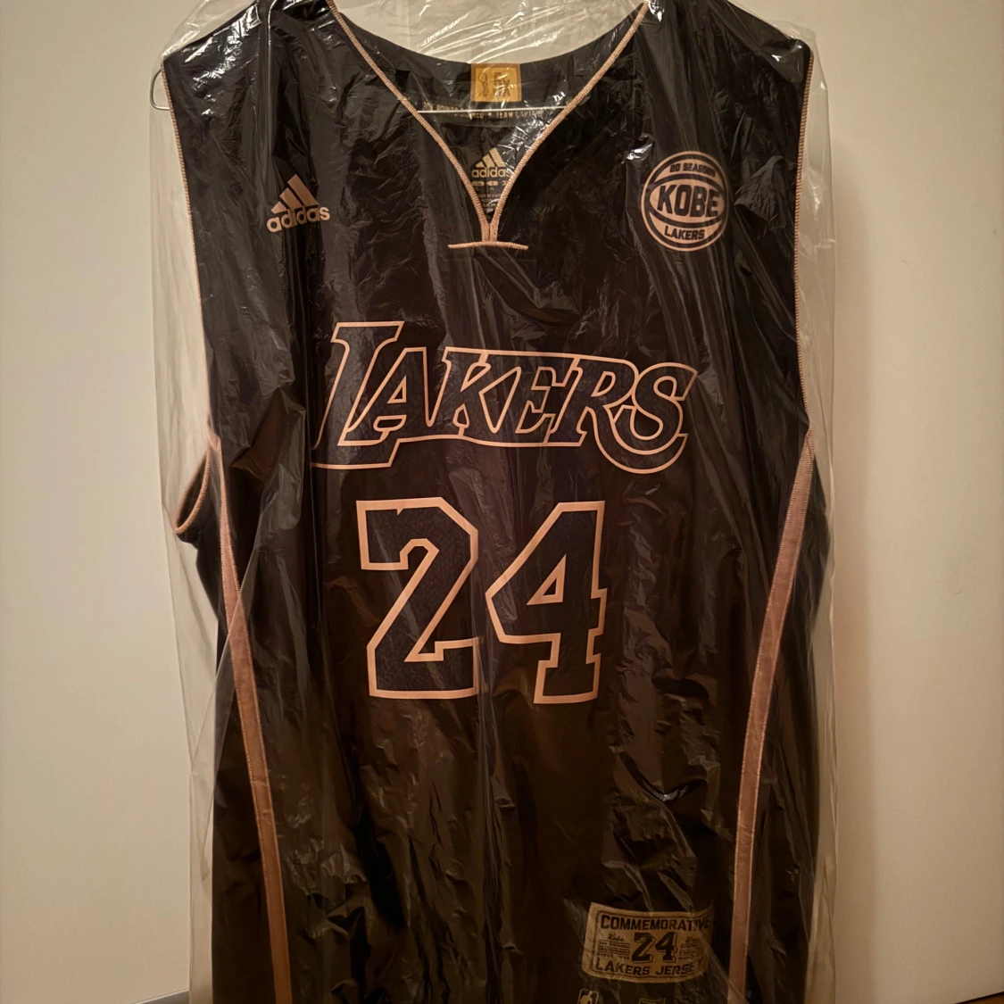 Limited edition Kobe Bryant authentic Jersey (24 collection) - 2