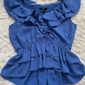 Volang topp - Jätte söt trendig topp / blus från H&M med volang💕