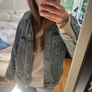 Jeansjacka - Snygg jeansjacka från Hm. 