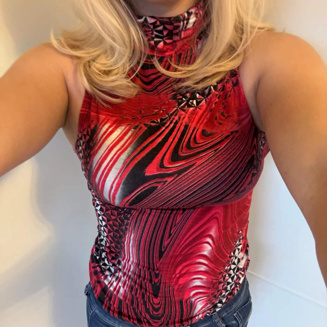 Röd mönstrad ärmlös topp - 2