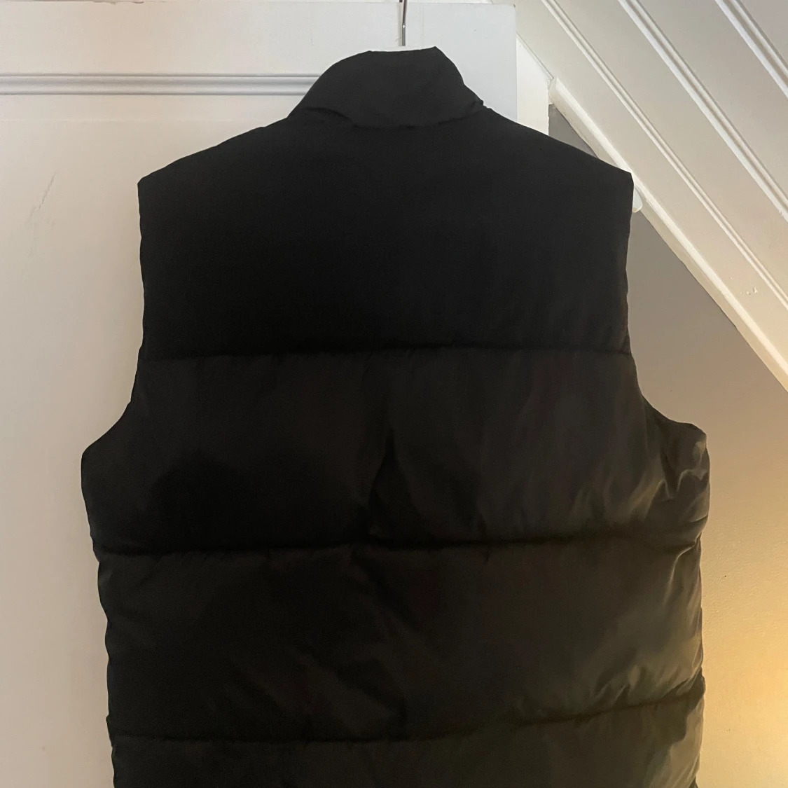 Svart dunväst från Lyle & Scott - 1