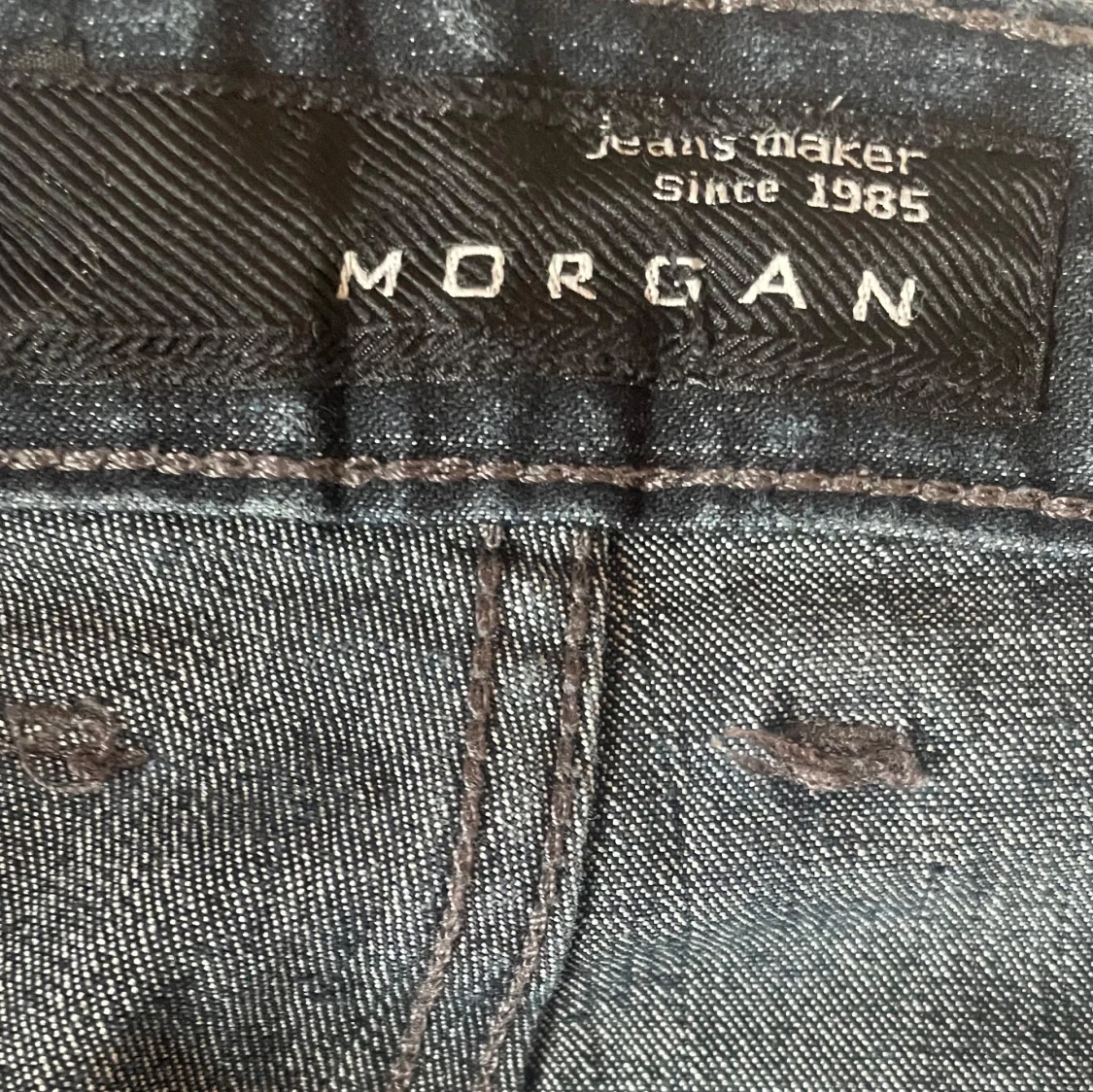 Mörkblå jeans från Morgan - 2