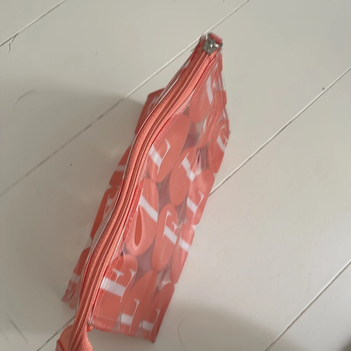 Transparent necessär från ELLE  - 1