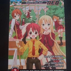 Negima! Neo: Magister Negi Magi 3 - Följ Negi Springfield, en ung trollkarl med stora drömmar, i denna färgstarka manga fylld av magi, vänskap och äventyr. Perfekt för dig som gillar anime, fantasy och spännande skolmiljöer. Snyggt tecknad av Takuya Fujima och baserad på den populära Negima!-serien.